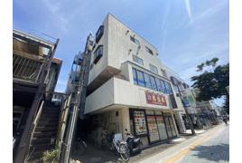 ペアハイツ中央の外観