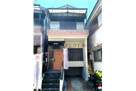 枚方市高野道の戸建ての外観