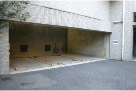 千代田区五番町の駐車場の外観