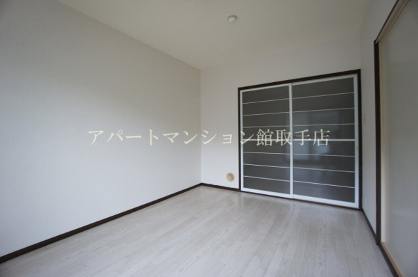 【ビラージュ取手の洋室】