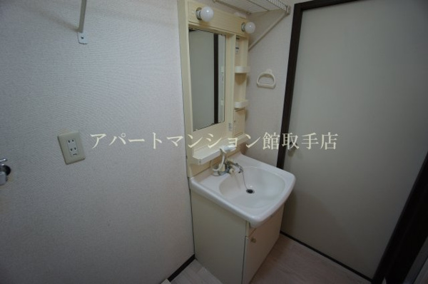 【ビラージュ取手の独立洗面台】