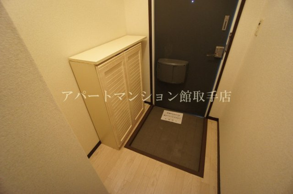 【ビラージュ取手の玄関】