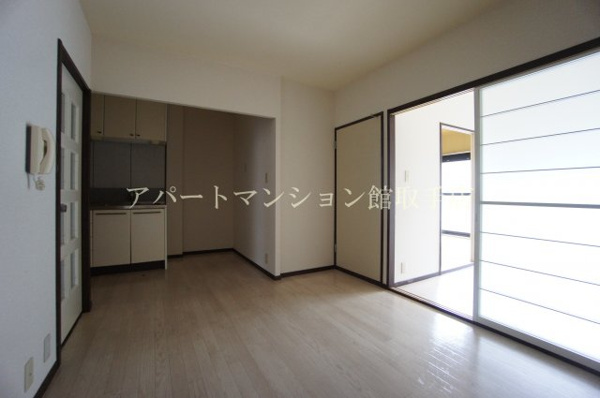 【ビラージュ取手の居間】