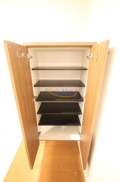 【レジュールアッシュ梅田AXIAの玄関】