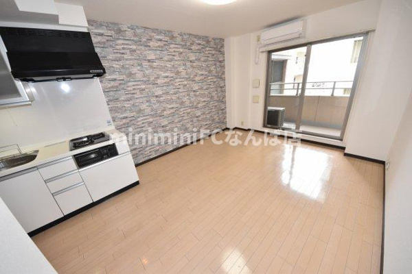 エムヒルズ西本町の居間