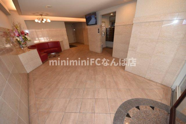 エムヒルズ西本町のエントランス