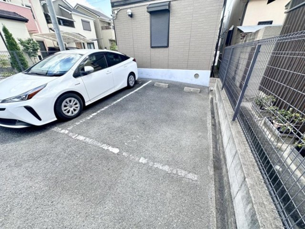 サニーハウス法善寺の駐車場