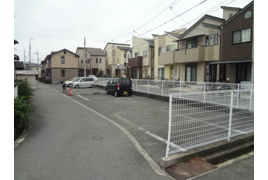 ボヌール駐車場の外観