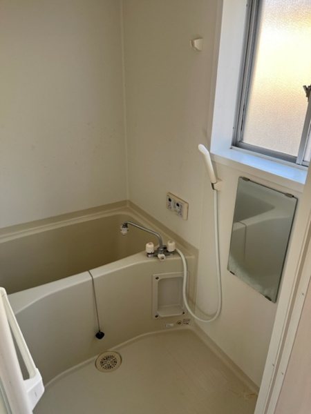 【笛木アパートの浴室】