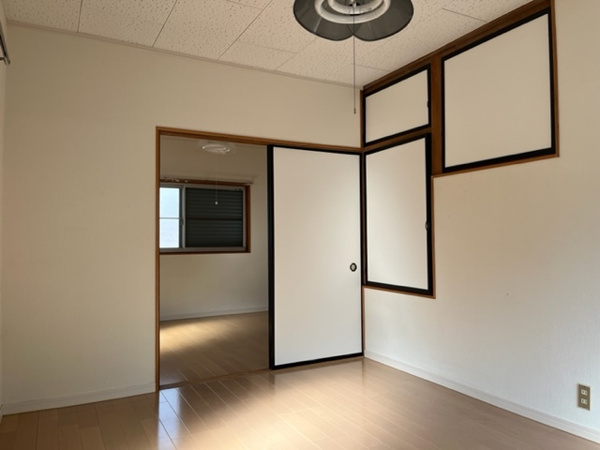 【笛木アパートの洋室】