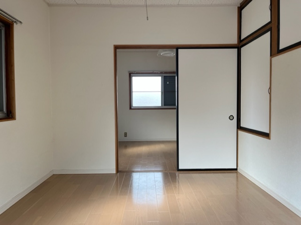 【笛木アパートの洋室】