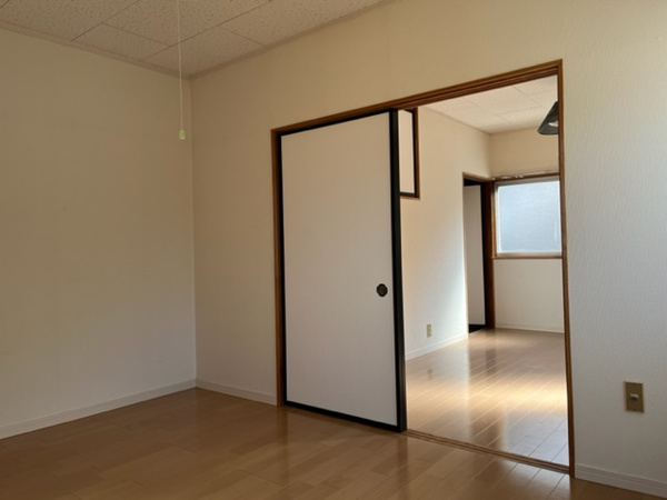 【笛木アパートの洋室】