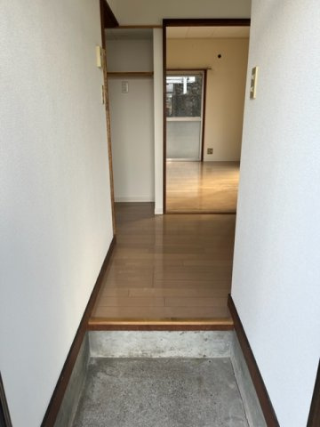 【笛木アパートの玄関】