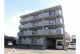 ファミール須ケ口　駐車場の外観