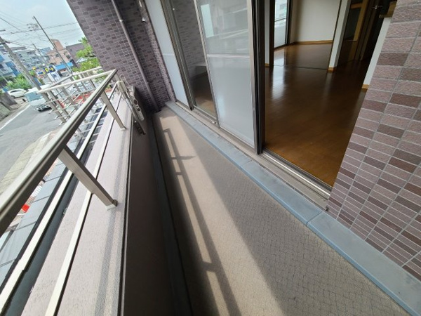 【名古屋市千種区唐山町のマンションのバルコニー】