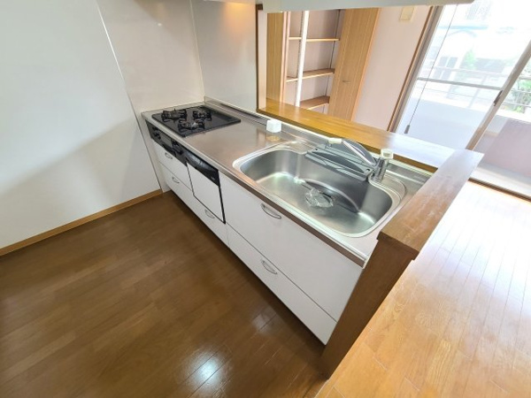 【名古屋市千種区唐山町のマンションのキッチン】