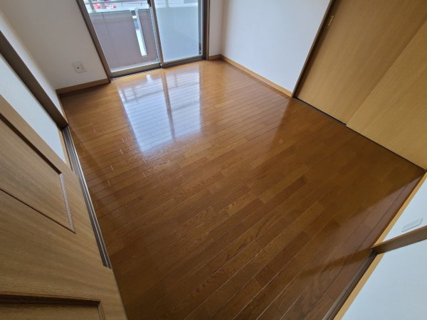 【名古屋市千種区唐山町のマンションの洋室】