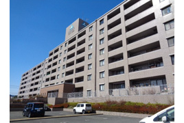サーパス桜ヶ丘の外観