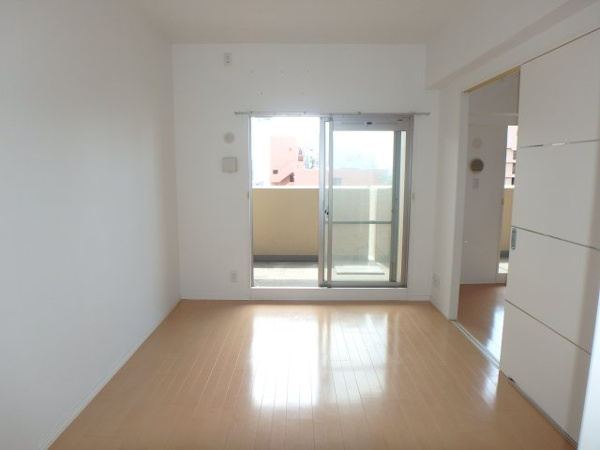 プレサンス大阪ドーム前ファンタジアの洋室