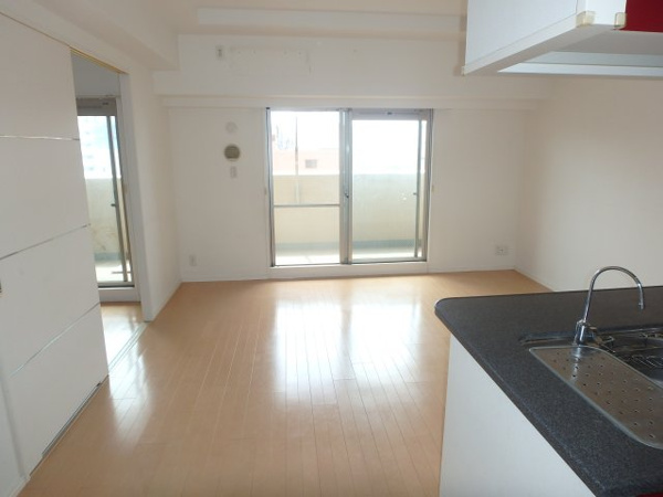 プレサンス大阪ドーム前ファンタジアの居間