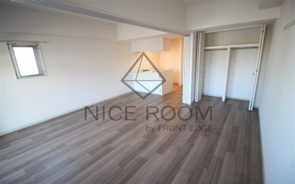 プレサンス松屋町駅前デュオの洋室