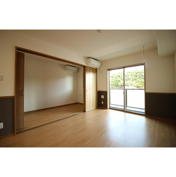 【エーリおおつ野の居間】