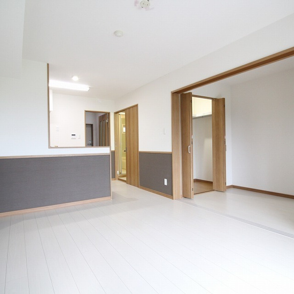 【エーリおおつ野の居間】