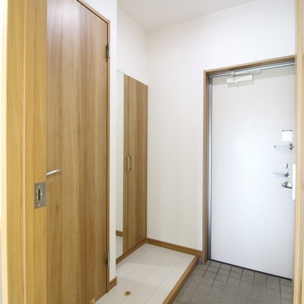【エーリおおつ野の玄関】