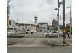 第2まもるモータープールの外観