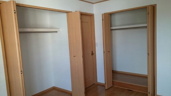 【メゾン・ド・シャル-レⅡの収納】