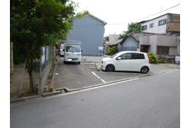 田中モータープールの外観