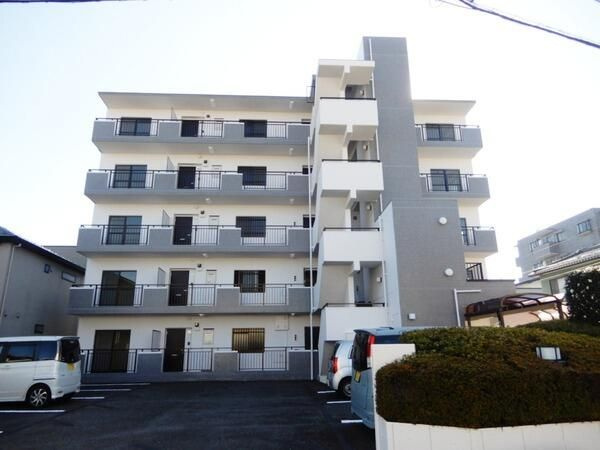 【ハイム下鶴間の外観】