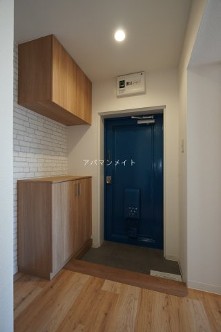 【名瀬マンションの玄関】