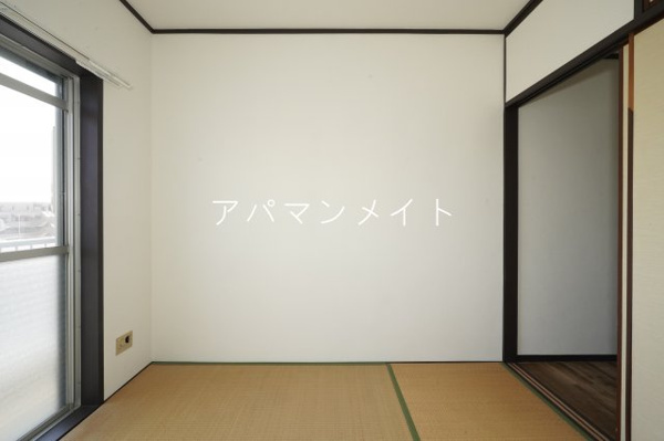 【名瀬マンションの寝室】