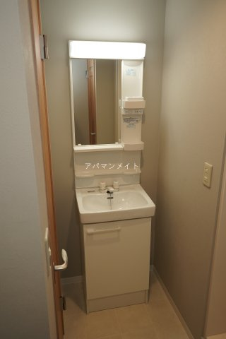 【名瀬マンションの洗面所】