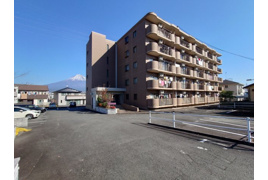 富士宮市野中町のマンションの外観