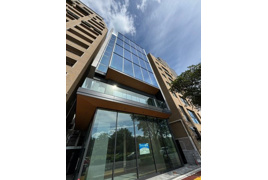 新大手門パークビルの外観