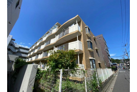 シャトレー日吉の外観