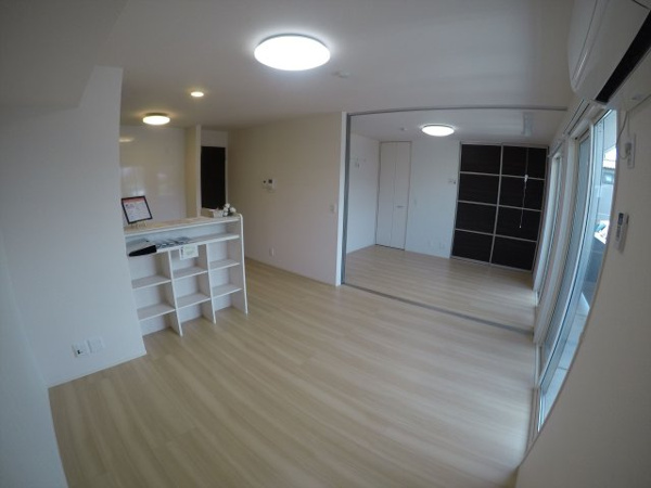 【エストピア壱番館の居間】