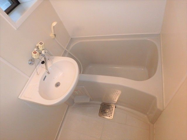 【ハイツバンブー2の浴室】