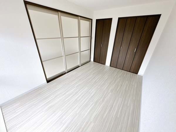 旭第1マンションの居間