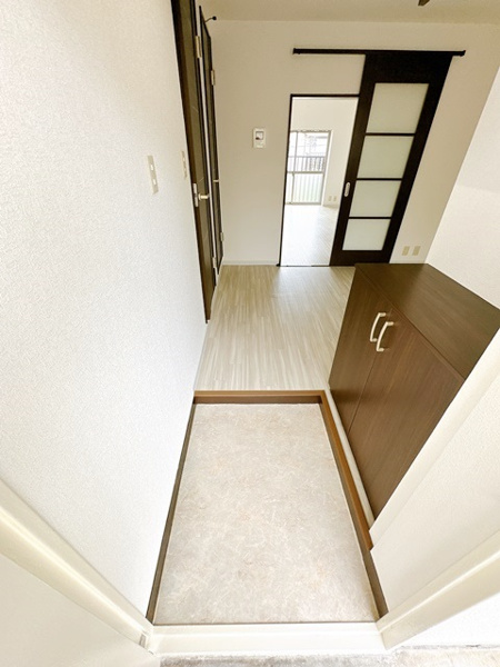 旭第1マンションの玄関