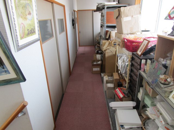 【高山市初田町の店舗事務所の内装】
