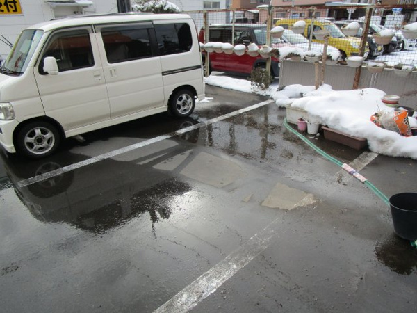【高山市初田町の店舗事務所の駐車場】