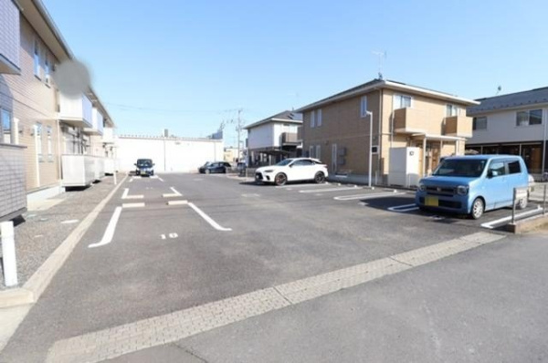 【セジュール クレストの駐車場】