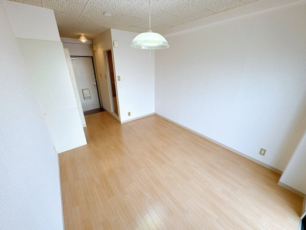 マンション佐和の居間