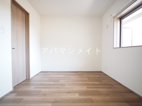 【横浜市戸塚区上矢部町のアパートの寝室】