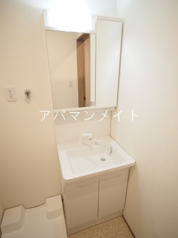【横浜市戸塚区上矢部町のアパートの洗面所】