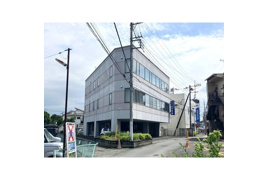 飯栄商事ビルの外観