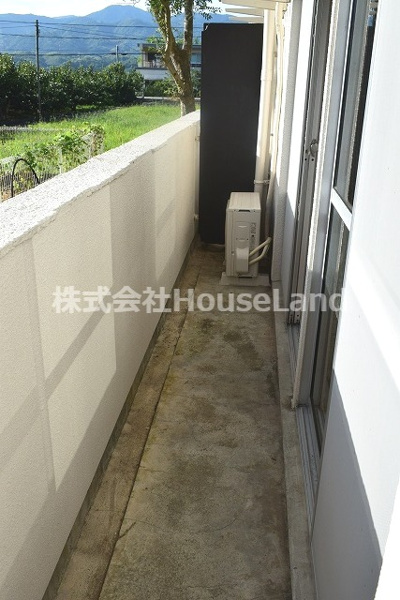 【ルピナスかつらぎA棟のバルコニー】